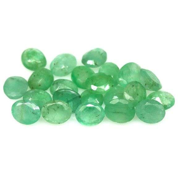 Vibrant green unheated 6.48ct 5x4mm Emerald set