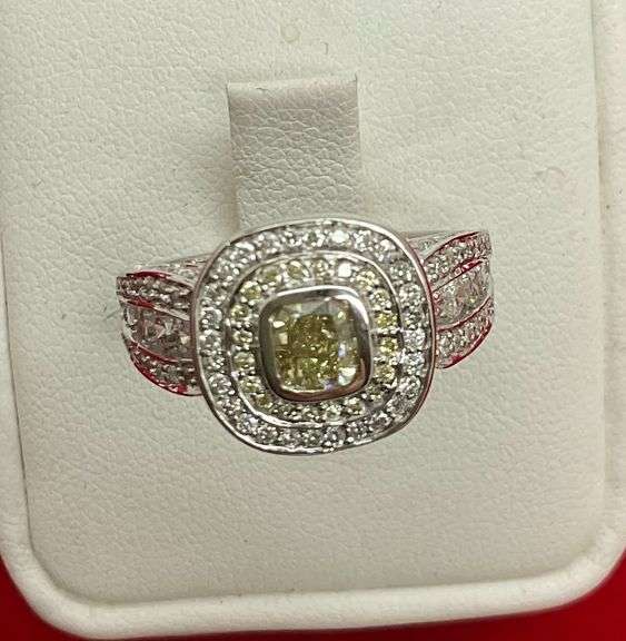 CERTIFIED BRAND NEW LADIES 14K WHITE GOLD AND DIAMOND RING