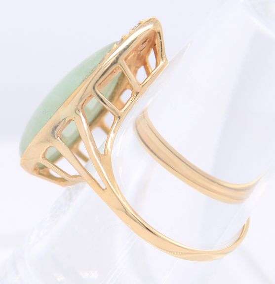 Fantastic Yellow Gold Pear Green Jade and Diamond accent Ring