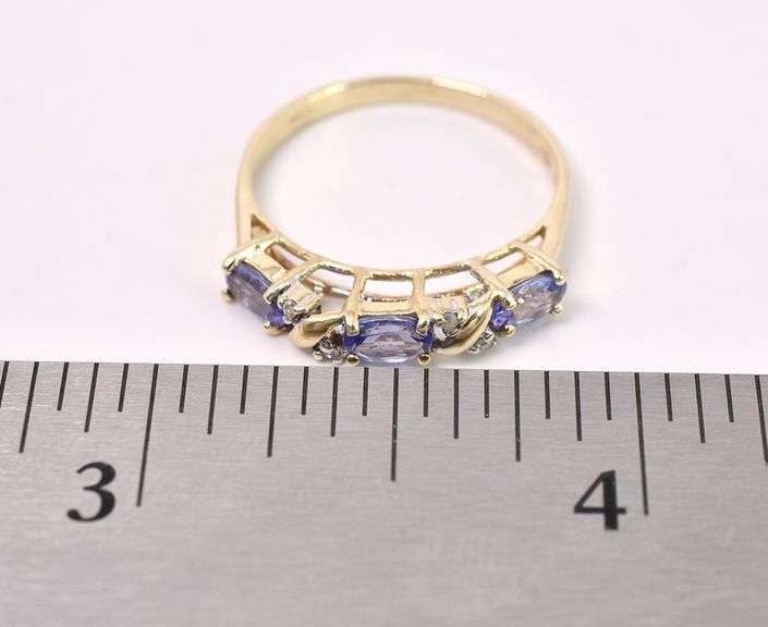 Splendid Purple Iolite Gem Ring In Yellow Gold