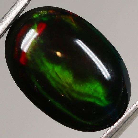 Glistening 4.72ct Welo Black Opal