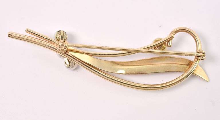 Unique Pearl Pin In 14K Yellow Gold
