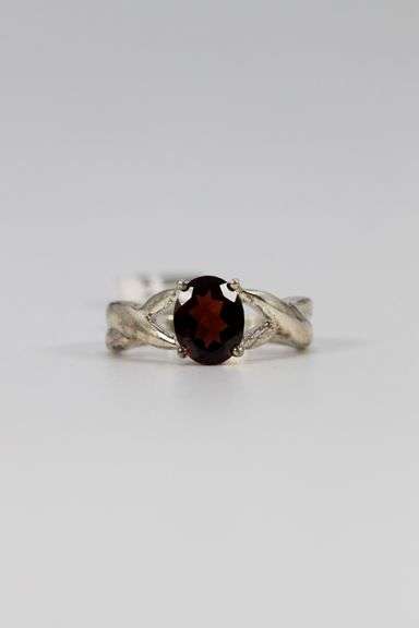 Sterling Silver Natural Garnet Gemstone Ring Size 8