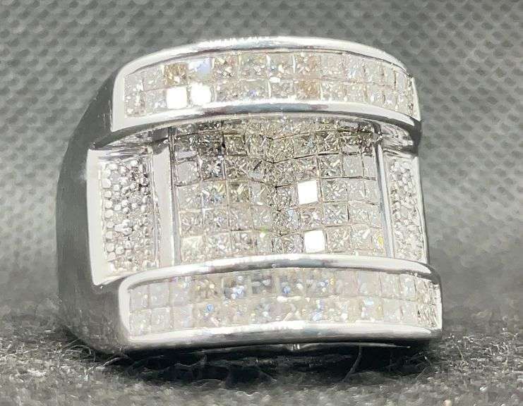 THICK 14K WHITE GOLD CURVED DIAMOND RING WITH ROUND AND PRINCESS CUT (2.00 C.T. T.W.)