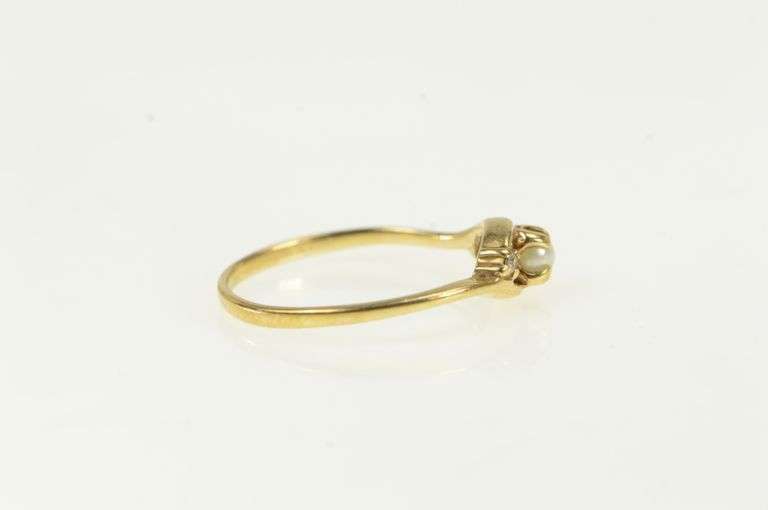 10K Yellow Gold Pearl Diamond Accent Vintage Classic Simple Ring