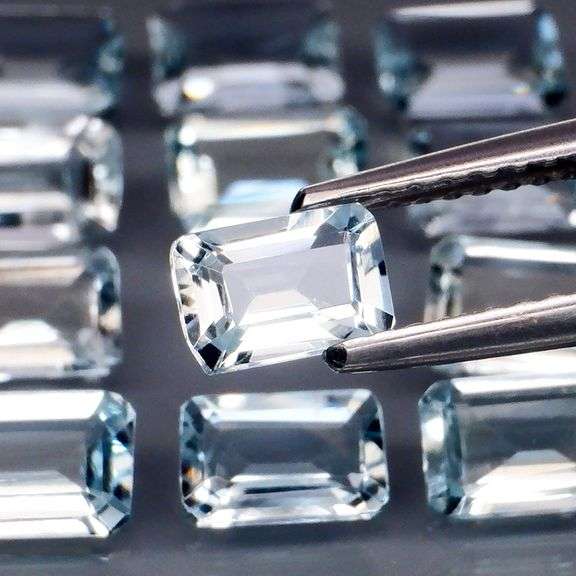 Large 4.78ct platinum blue emerald cut Aquamarine set
