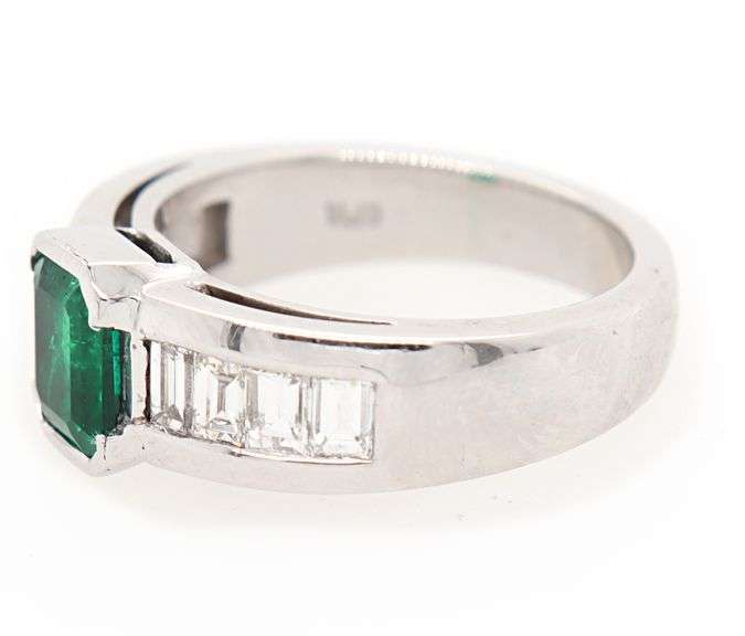 1.55ct Emerald and 0.90ctw Baguette Diamond Ring in Platinum