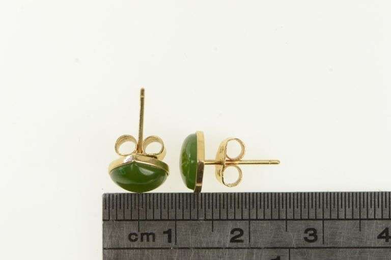 14K Yellow Gold Heart Green Nephrite Cabochon Vintage Stud Earrings