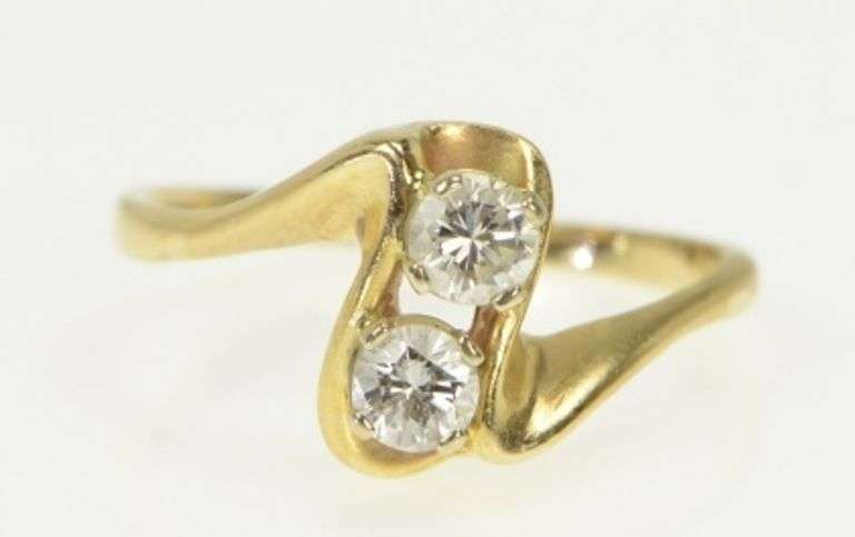 14K Yellow Gold 0.50 Ctw Two Diamond Vintage Engagement Ring