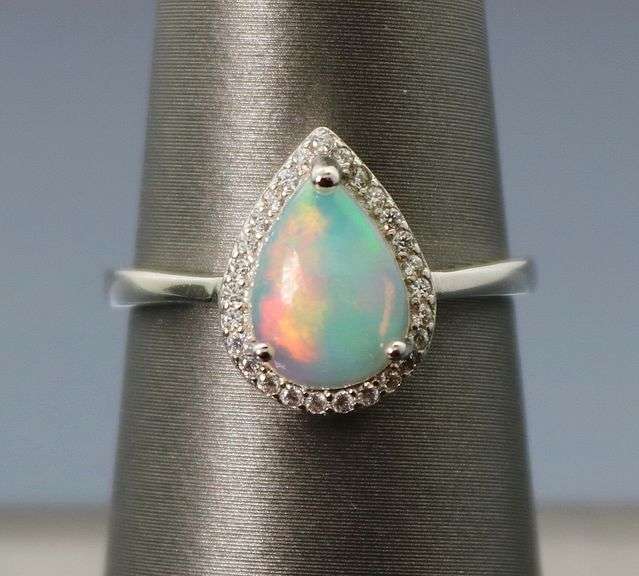Stunning size 7 Sterling Silver Opal ring