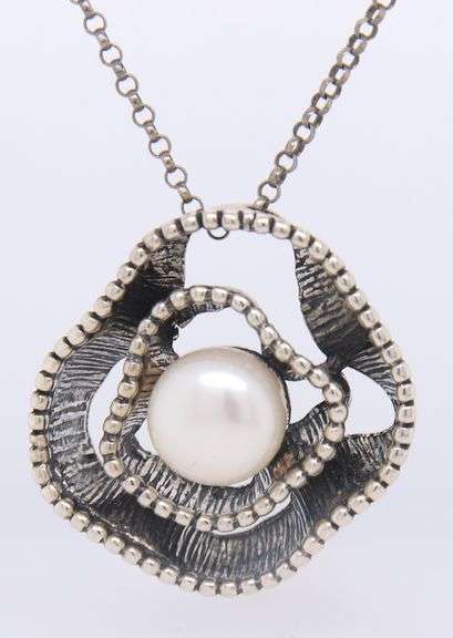 Sterling Silver Israel Pearl Pendant on Chain