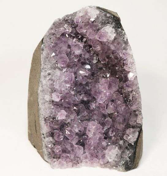 Stunning color! 3,810ct Amethyst Geode