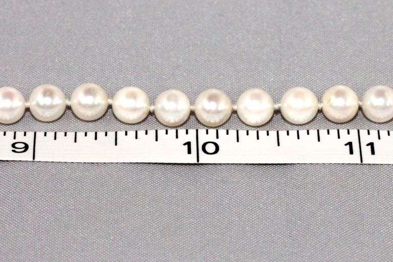 Pretty Japanese Pearl Necklace