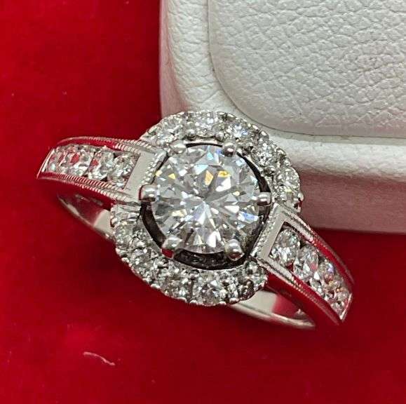 CERTIFIED LADIES 18K WHITE GOLD AND DIAMOND RING