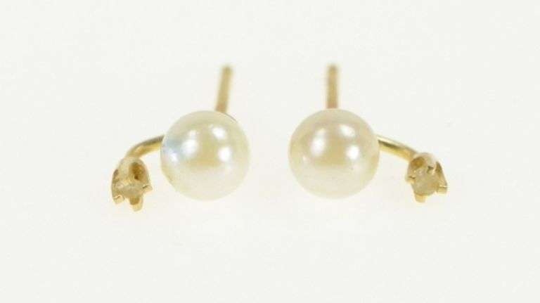 14K Yellow Gold Pearl Diamond Accent Classic Vintage Stud Earrings