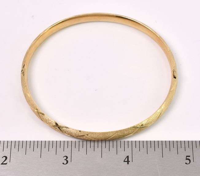 Divine 14K Yellow Gold Hinged Bracelet