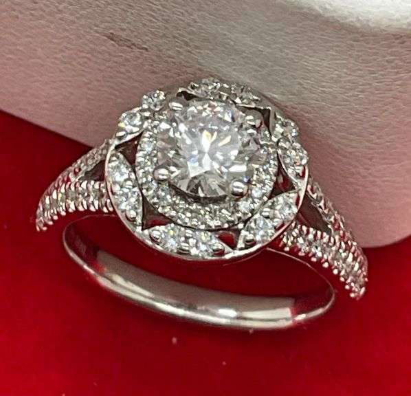 CERTIFIED BRAND NEW LADIES DIAMOND RING
