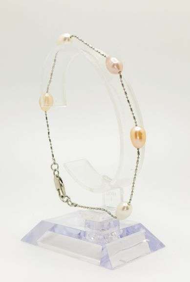 Beautiful Pink Pearl Station Bracelet