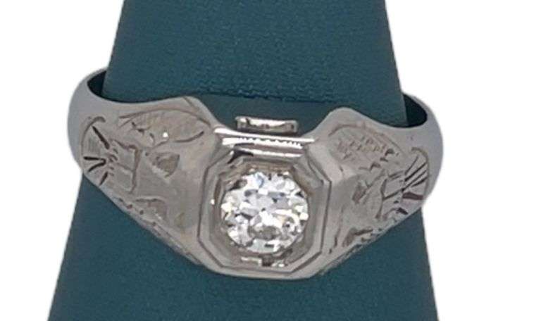 18K WHITE GOLD SIGNET RING WITH DIAMOND