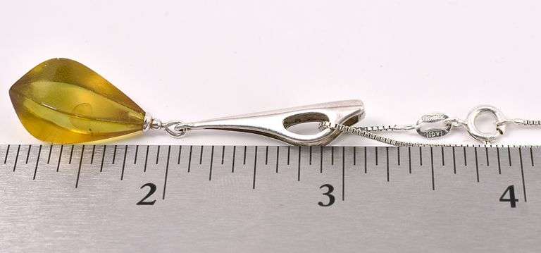 Amber Gem Pendant Necklace In Sterling Silver