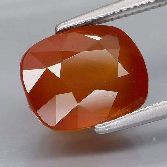 Fantastic richly colored 5.03ct Hessonite Garnet