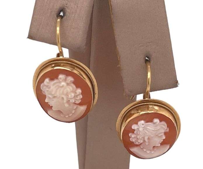 18K YELLOW GOLD CAMEO EARRINGS