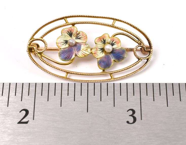 Cute Flower Pin With Pearl In Yellow Gold