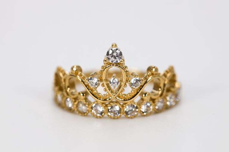 14k Yellow Gold Princess Crown w/ White CZ's Ring Size 7