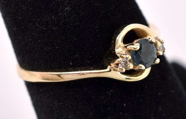Classy Blue Sapphire And Diamond Ring in 14K Yellow Gold