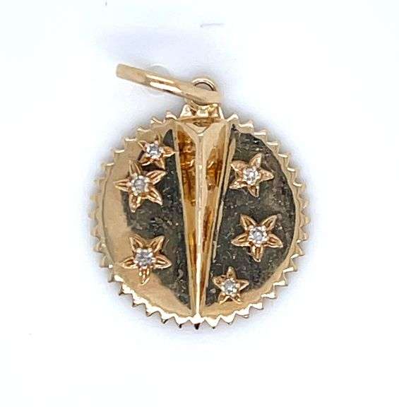 14K YELLOW GOLD CHARM WITH DIAMOND FLOWERS