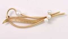 Unique Pearl Pin In 14K Yellow Gold