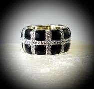 Absolutely Stunning High-End 18K Onyx and Diamond Band