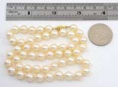 Lovely lustrous Strand of Cultured Pearls
