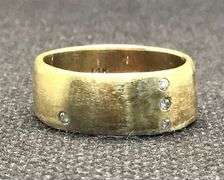 MINIMALISTIC AND ELEGANT 14K YELLOW GOLD RING