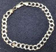 STYLISH AND MINIMALIST 14K YELLOW GOLD CURB-LINK BRACELET