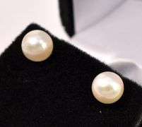 Admirable Pearl Earrings In 14K Yellow Gold