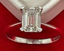 CERTIFIED BRAND NEW LADIES 14K WHITE GOLD AND DIAMOND SOLITAIRE RING. 1,55 CARAT