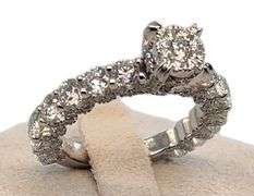 14K WHITE GOLD ENGAGEMENT RING WITH DIAMONDS