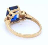 10KT Yellow Gold Beautiful Emerald Cud Blue Spinel Ring