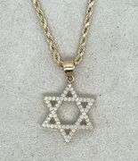 14K YELLOW GOLD SPARKLING STAR PENDANT NECKLACE