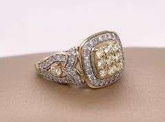 10K YELLOW GOLD RING WITH DIAMONDS