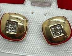 14K GOLD AND DIAMOND STUD EARRINGS