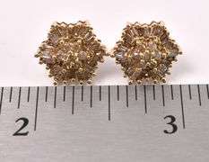 Sparkling Diamond Stud Earring In Yellow Gold