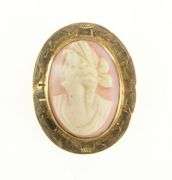 14K Yellow Gold Vintage Carved Coral Cameo Ornate Pin/Brooch