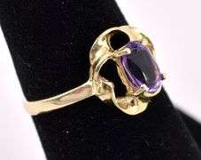 Beauteous Purple Amethyst Ring In Yellow Gold