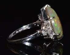 AMAZING 18KT GOLD, AUSTRALIAN OPAL, & DIAMOND COCKTAIL RING!