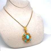 VINTAGE 18K YELLOW GOLD PENDANT WITH TURQUOISE