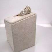 10K YELLOW GOLD RING WITH DIAMONDS