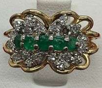 LADIES 14K GOLD EMERALD AND DIAMOND RING