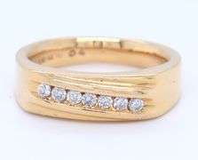 Gent's Yellow Gold Diamond Ring